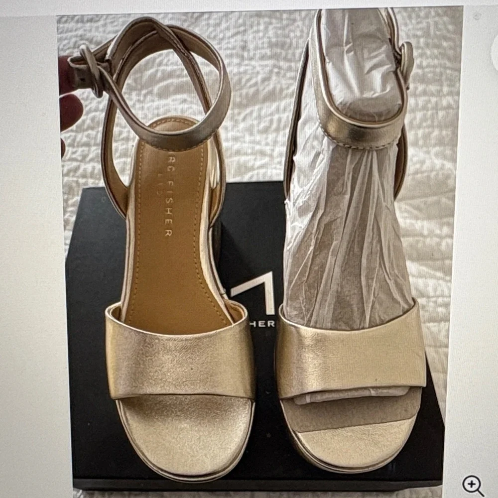 New! Marc Fisher Metallic Gold Sandals size 7 - Picture 1 of 8